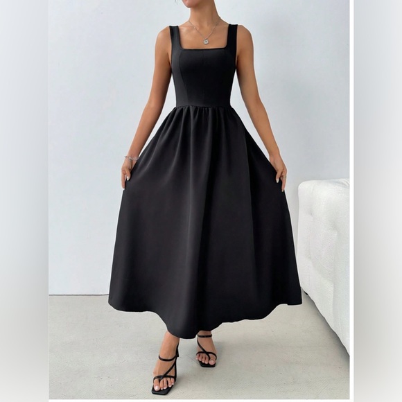 Classic Sleeveless V-Neck Ruffled Waist Fitted Midi Dress Black - Picture 1 of 10